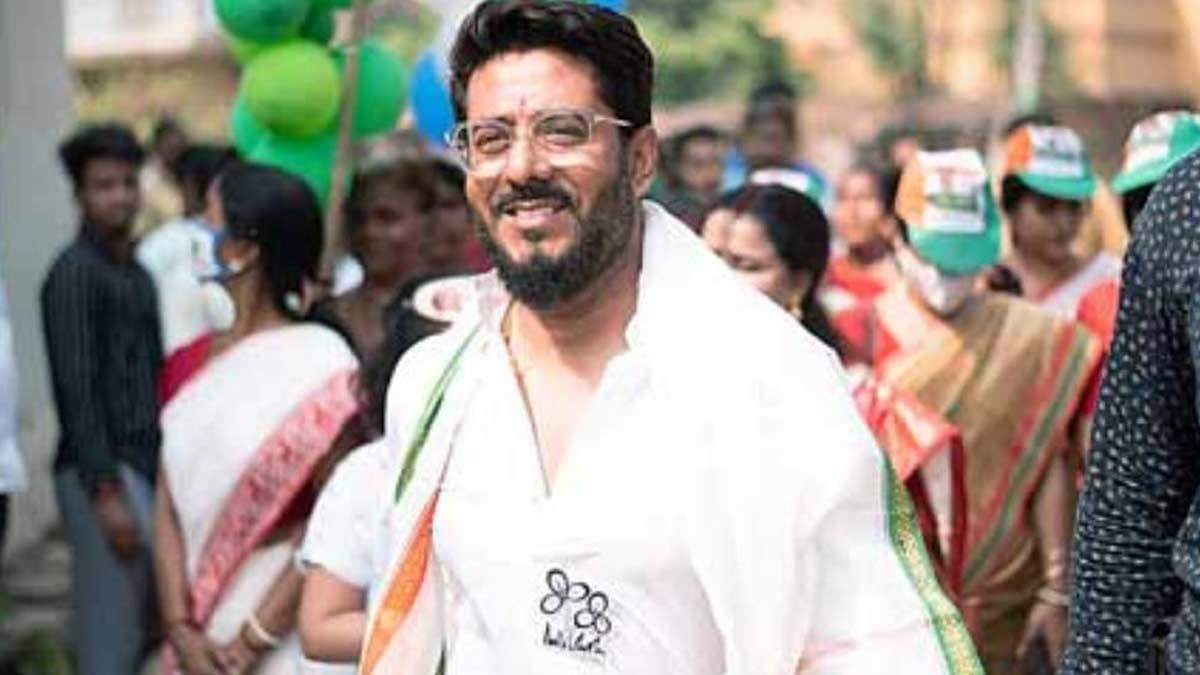কাশ্মীরে পালিয়ে হল না শেষ রক্ষা! হাওড়া স্টেশন থেকে গ্রেফতার রাজ ঘনিষ্ট কাউন্সিলার নৌশাদ