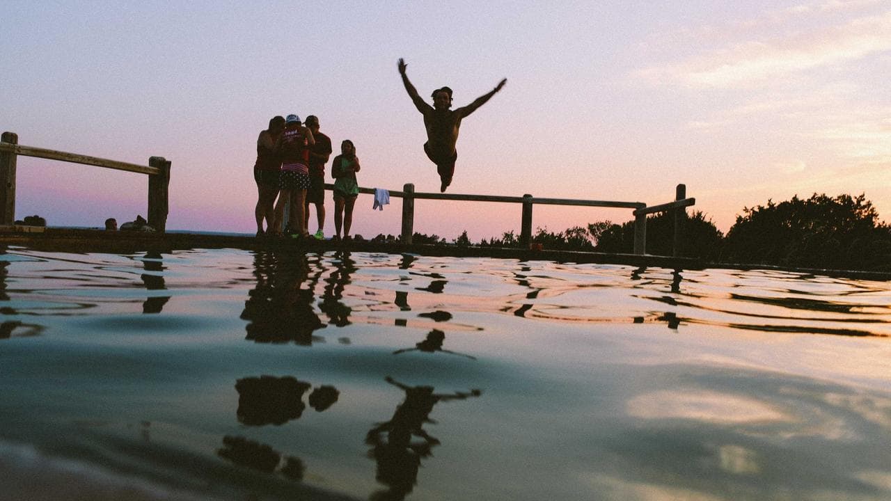 চাঁদের রাশিতে ত্রিগ্রহী যোগ—২২ তারিখে বৃষ‑কর্কটসহ চার রাশি পাবে সাফল্যের নতুন দিশা