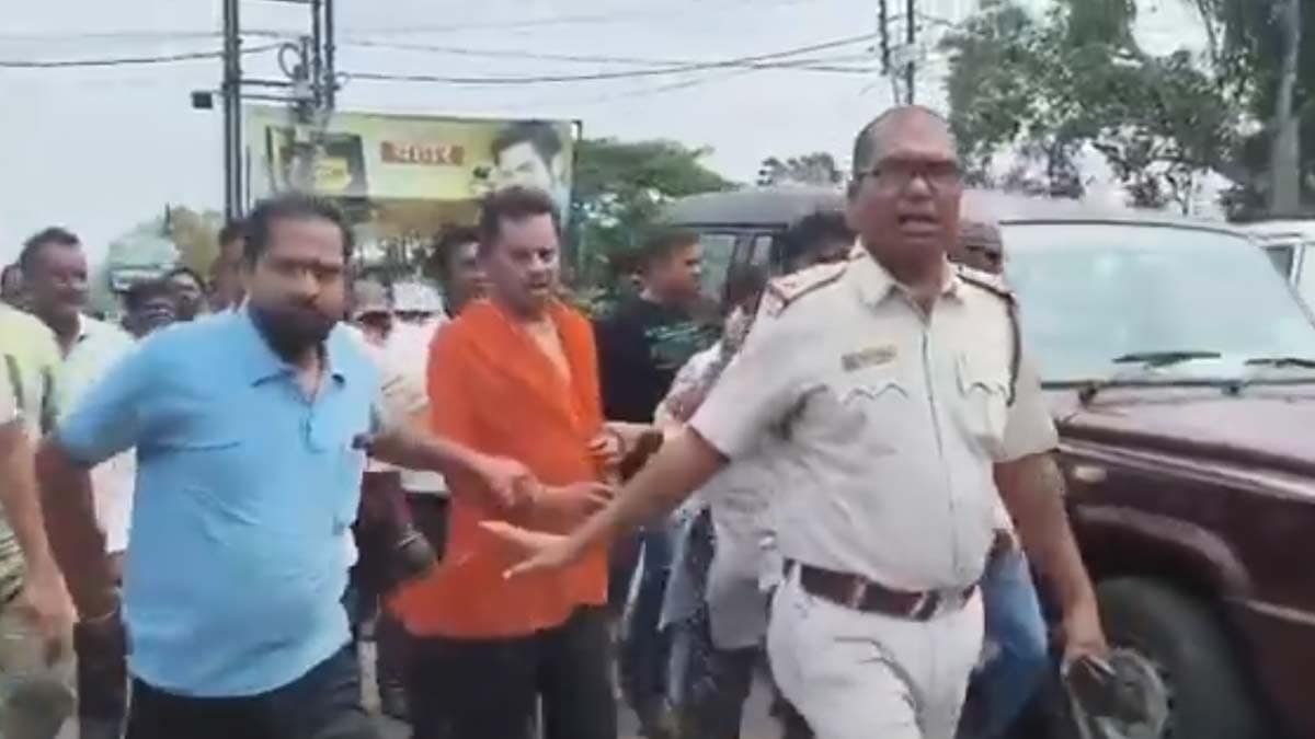 হুগলির ডন তাপসকে পুলিশ প্যারেড