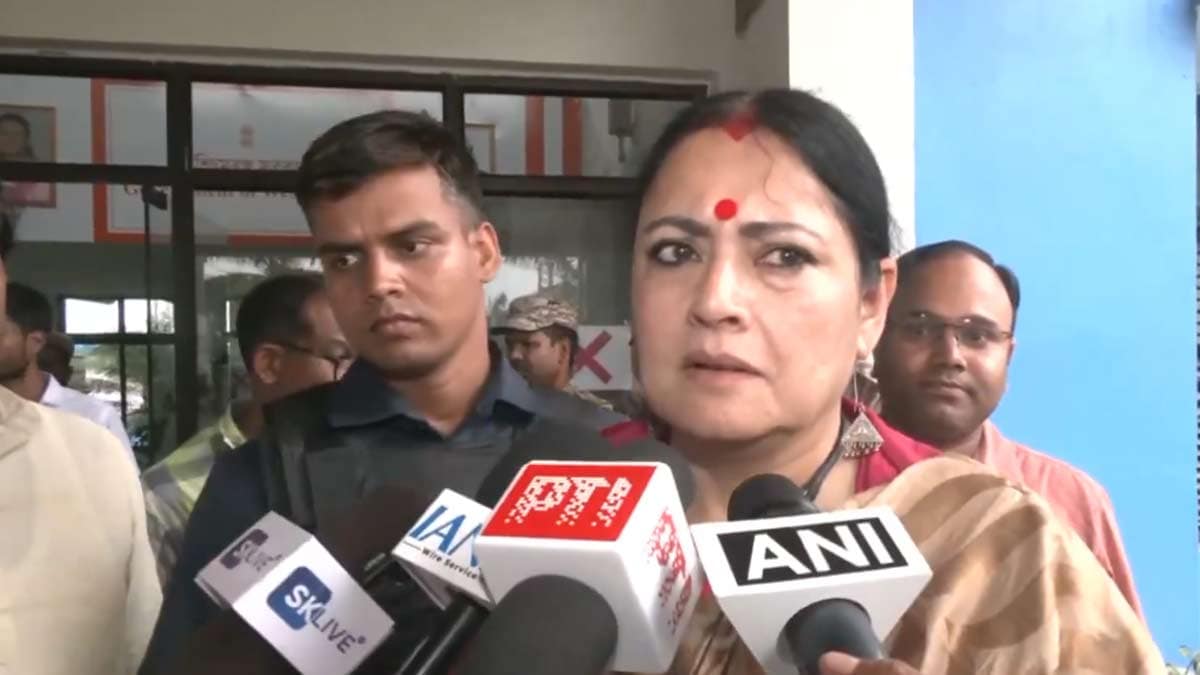 অবৈধ মাদ্রাসায় শিশুদের জঙ্গি তৈরী বন্ধ করবে বিজেপি!