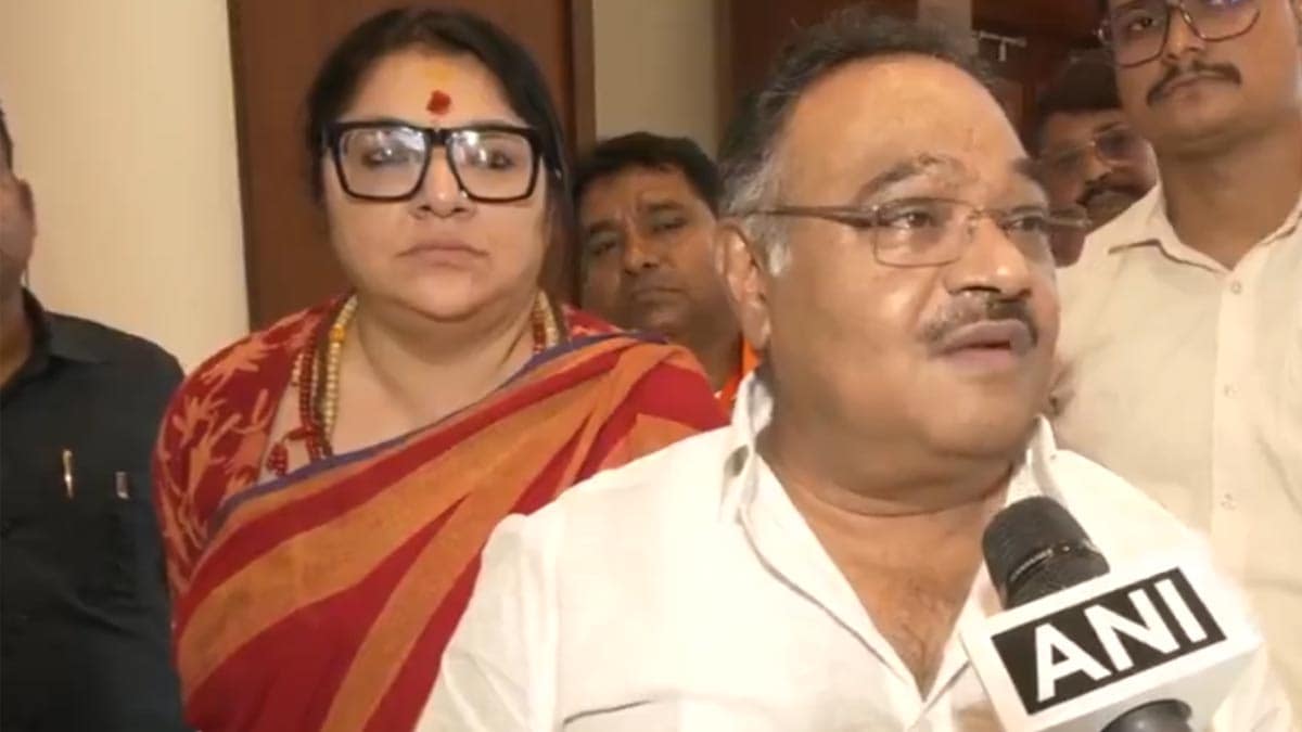 ২০ বছরেও বিজেপিকে সরানো যাবে না, ইন্ডিয়া জোটের বৈঠককে ‘হাস্যকর’ বলে কটাক্ষ শমীক ভট্টাচার্যের