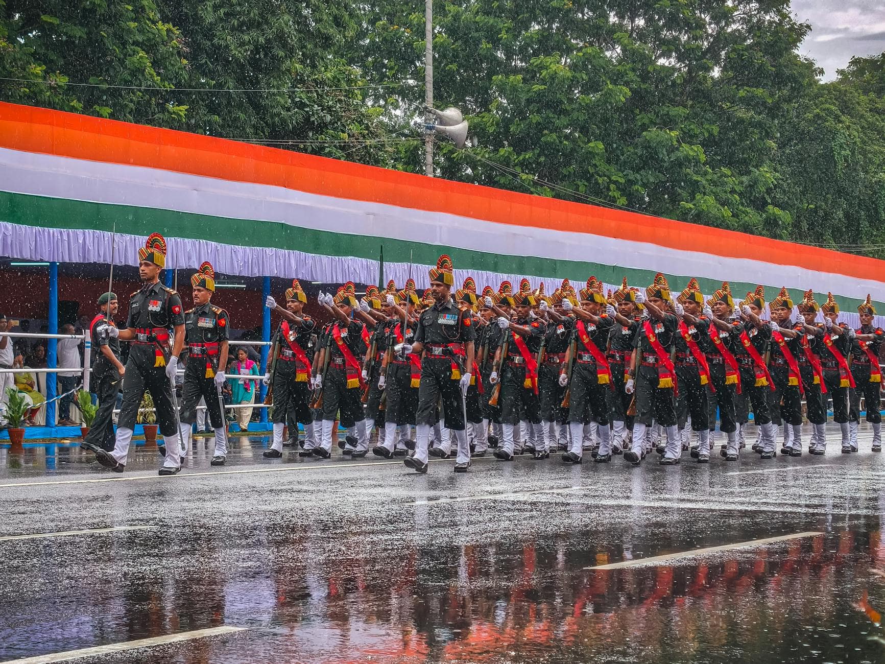 পশ্চিমবঙ্গে দ্বিতীয় পর্বের ভোটের আগে নিরাপত্তা অভিযান বাড়ানো হয়েছে